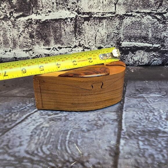 Vintage Carved Wooden Puzzle Box Two Parrots Jewelry Stash Box - Picture 9 of 9